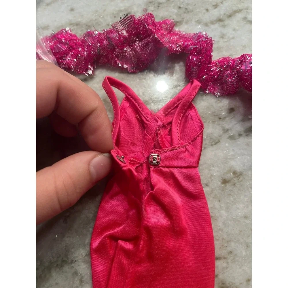 Vintage 1977 Superstar Barbie Pink Satin‎ Dress And Boa Outfit